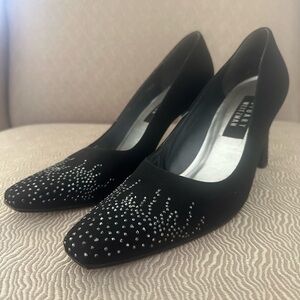 Stuart Weitzman, black women’s heel